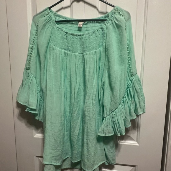 Cato’s women’s top NWOT - Picture 1 of 3